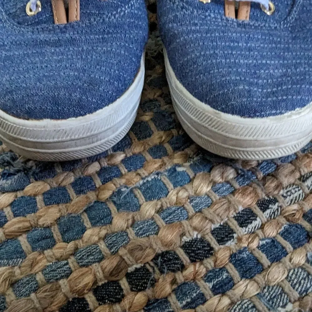 Tommy Hilfiger 7.5 Casual Blue & White Pinstriped Tennis Sneakers Shoes Preppy